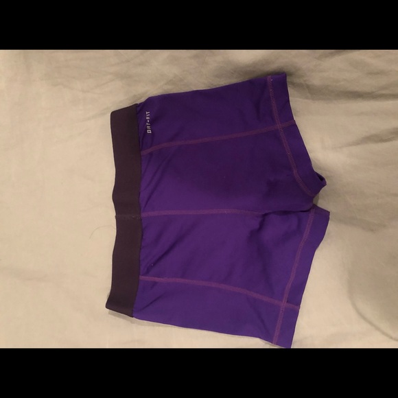 Nike pro shorts - Picture 1 of 3